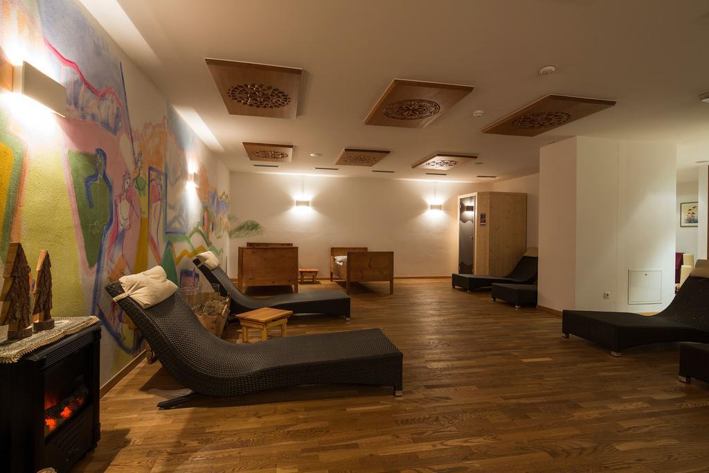 Hotel Rezia لا فيلا المظهر الخارجي الصورة